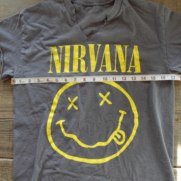 Vintage Nirvana Shirt Womens Small Gray Smiley Face Graphic Grunge Band Tee 90s - Picture 2 of 6